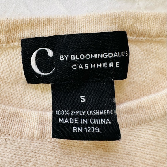 C By Bloomingdales Asymmetric Dip-Dye Lightweight Cashmere Sweater - Picture 3 of 5